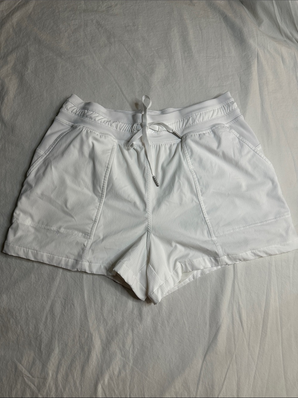 Lululemon Dance Studio High-Rise Short 3.5" Size 8 - Picture 4 of 11